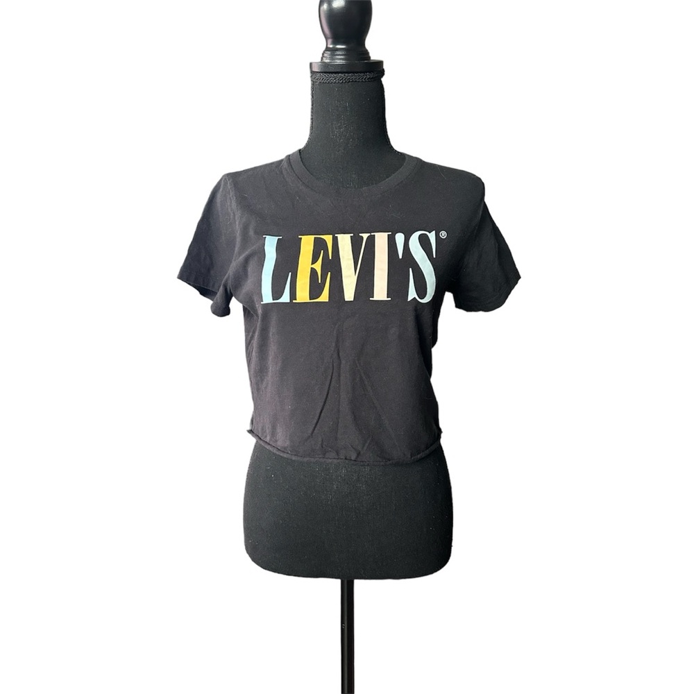 FREE WITH ANY PURCHASE 🧡 Levi’s Crop